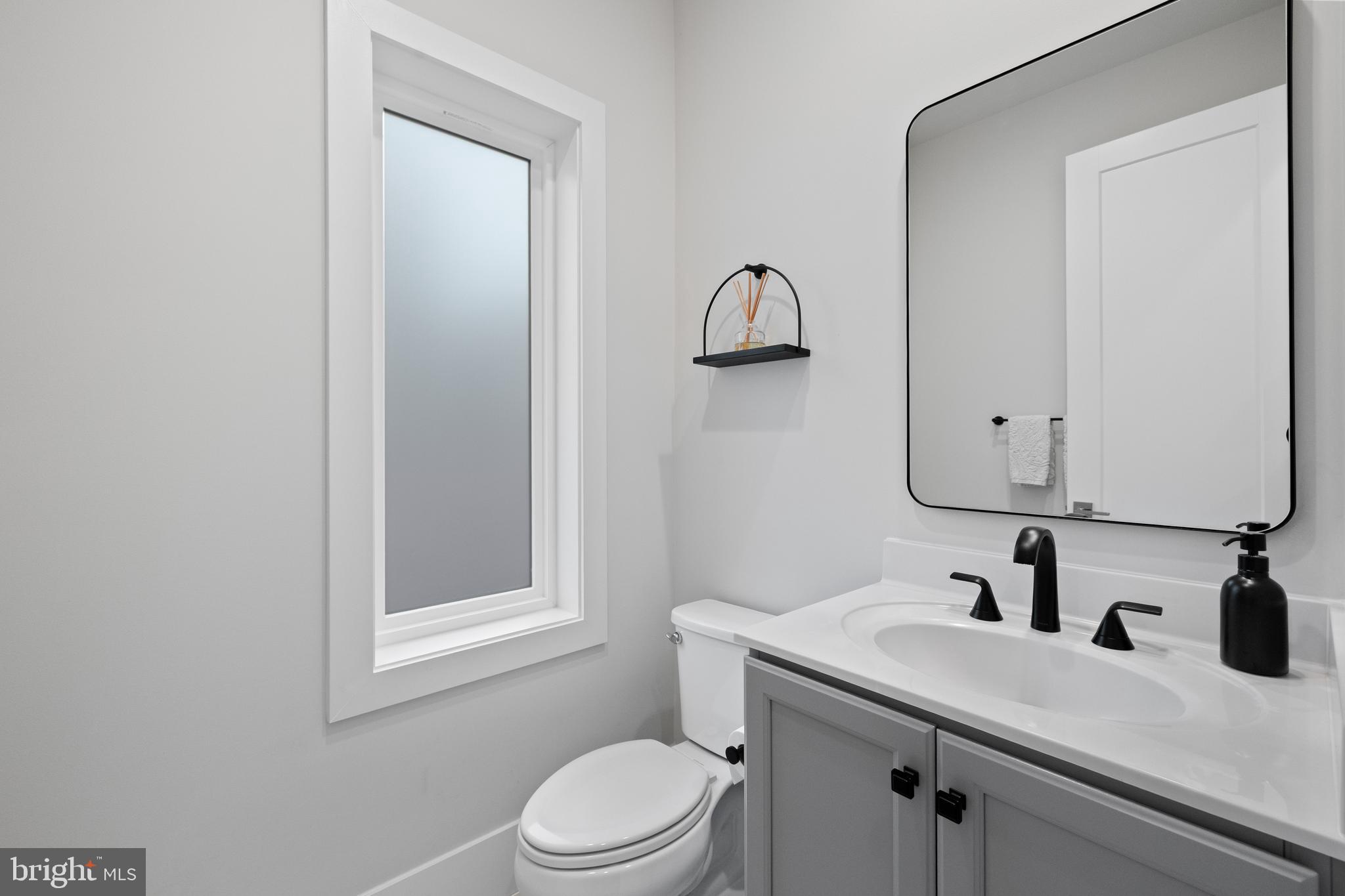 EISENHOWER SQUARE - Residential Lease