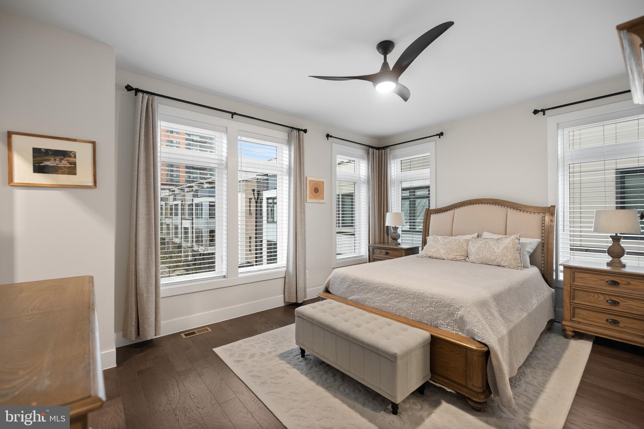 EISENHOWER SQUARE - Residential Lease