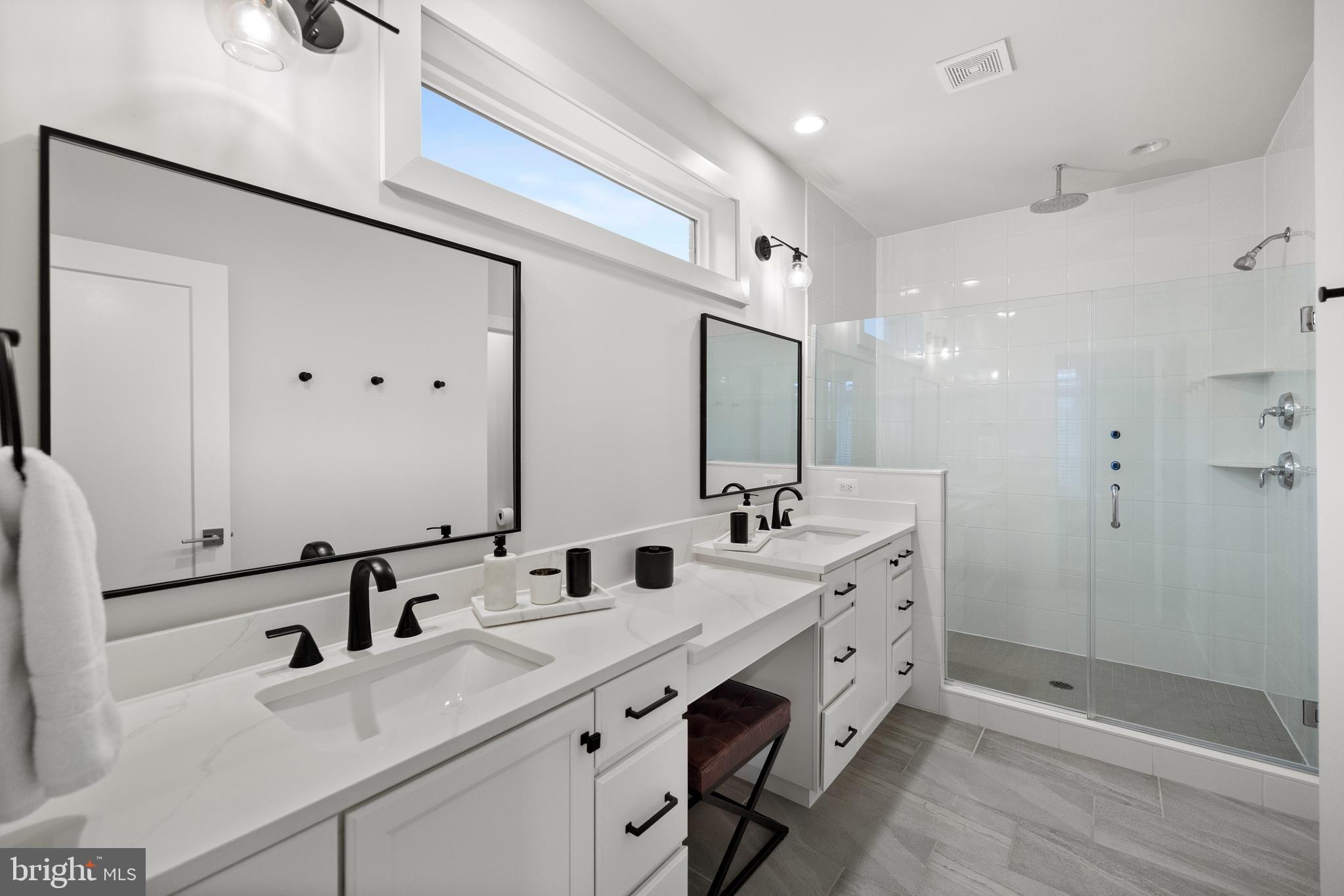 EISENHOWER SQUARE - Residential Lease