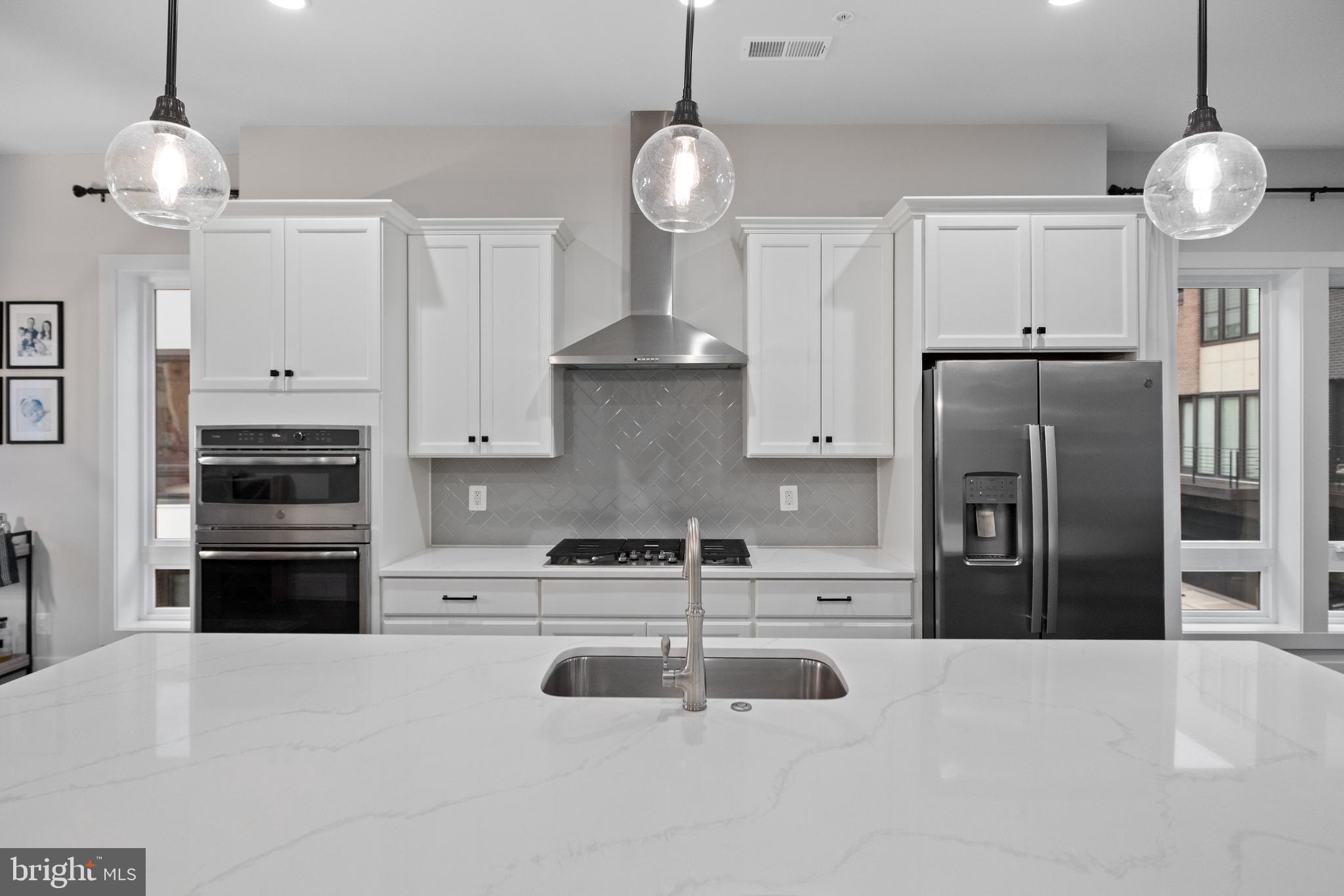 EISENHOWER SQUARE - Residential Lease