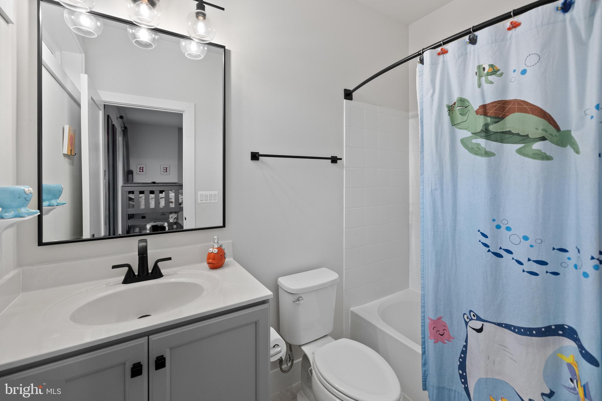 EISENHOWER SQUARE - Residential Lease