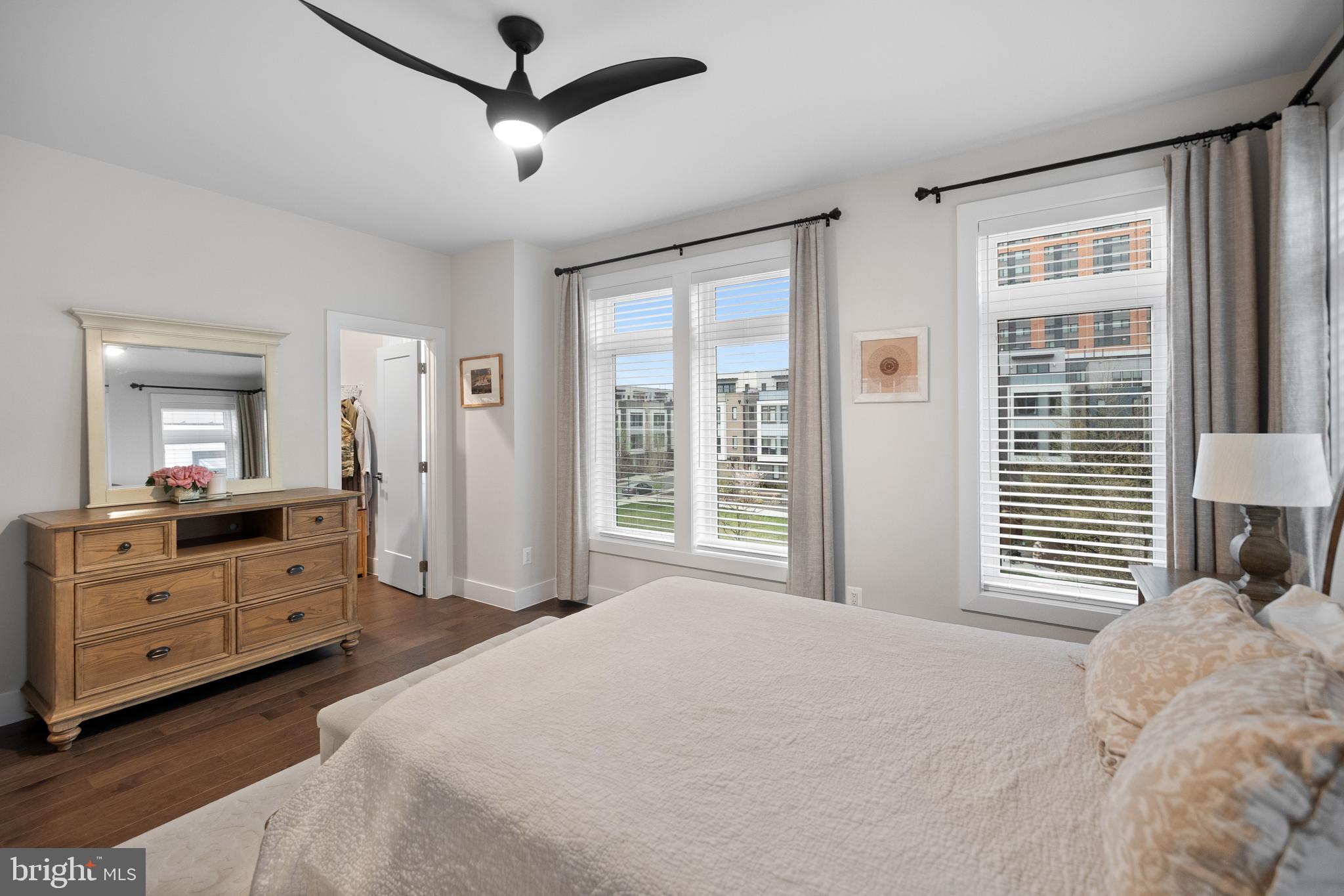 EISENHOWER SQUARE - Residential Lease