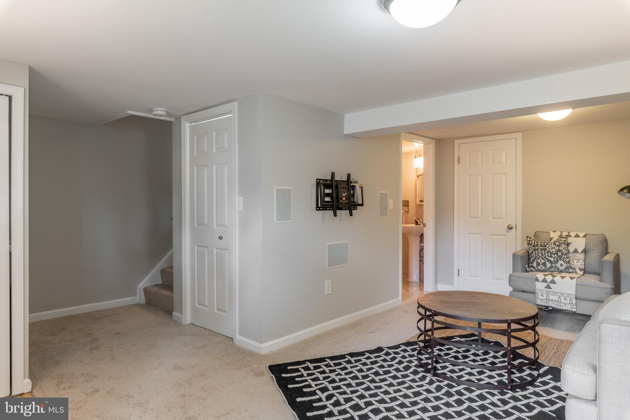 WARWICK VILLAGE - Residential