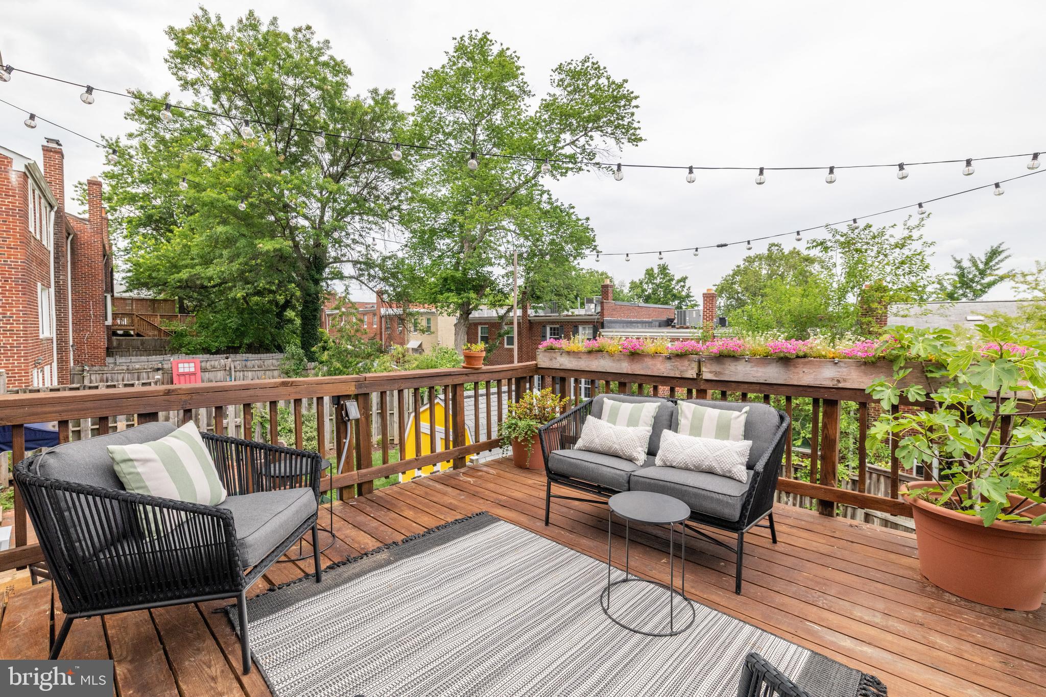 WARWICK VILLAGE - Residential