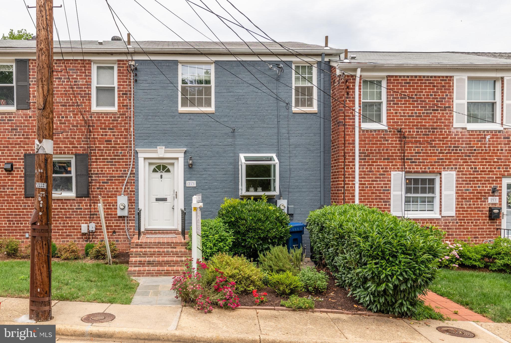 WARWICK VILLAGE - Residential