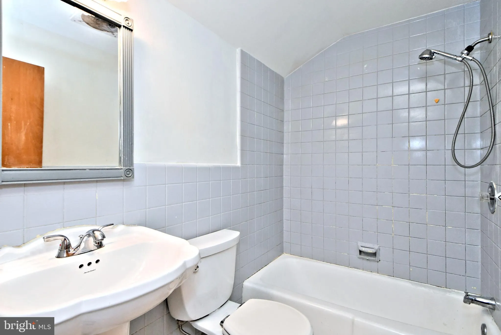 North Wales, Pennsylvania 19454, United States, 3 Bedrooms Bedrooms, ,2 BathroomsBathrooms,Residential,Pending,9138