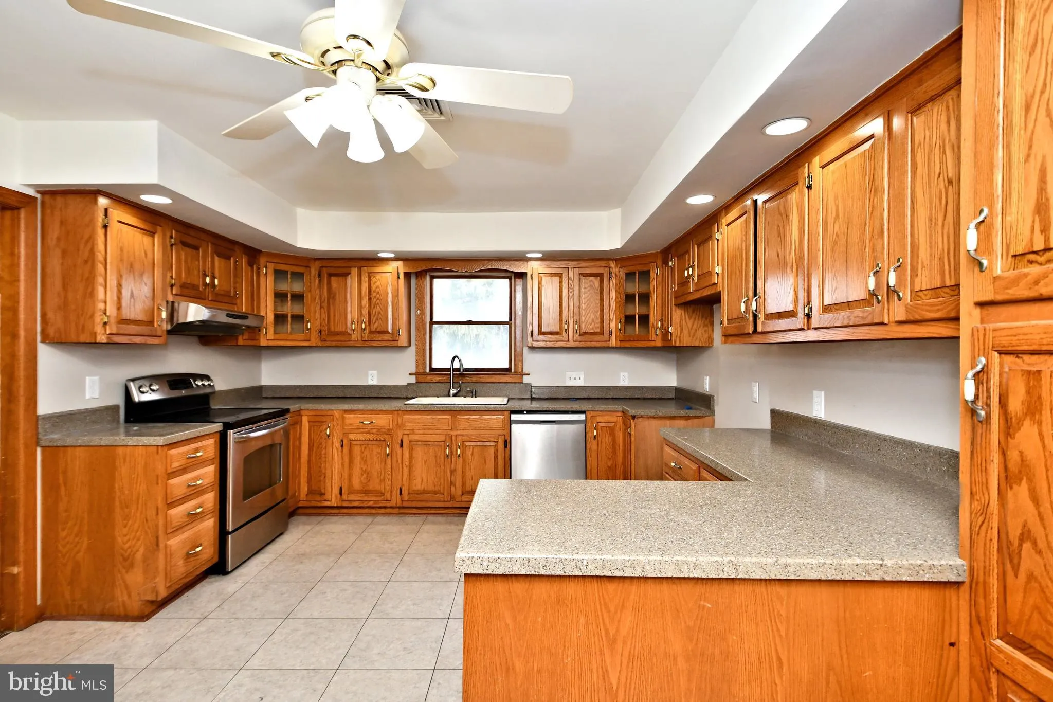 North Wales, Pennsylvania 19454, United States, 3 Bedrooms Bedrooms, ,2 BathroomsBathrooms,Residential,Pending,9138