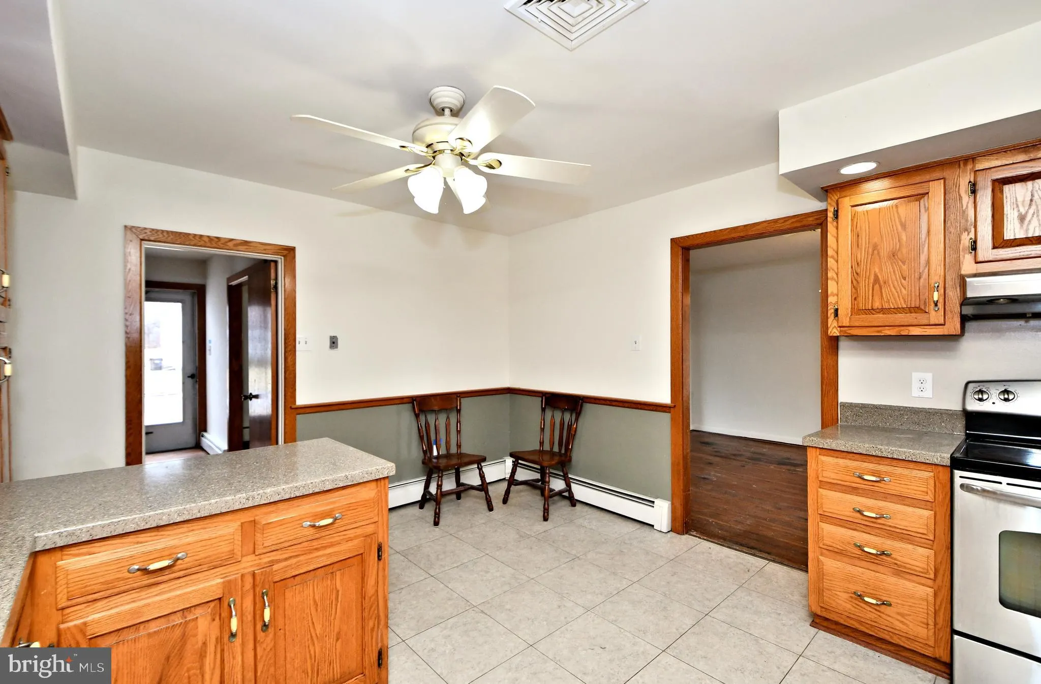 North Wales, Pennsylvania 19454, United States, 3 Bedrooms Bedrooms, ,2 BathroomsBathrooms,Residential,Pending,9138