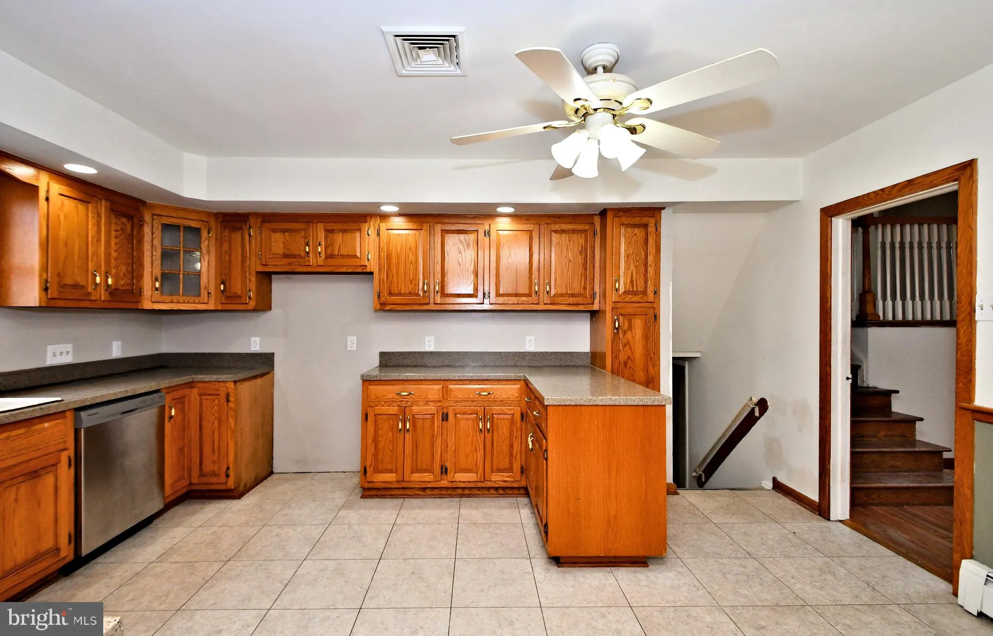 North Wales, Pennsylvania 19454, United States, 3 Bedrooms Bedrooms, ,2 BathroomsBathrooms,Residential,Pending,9138