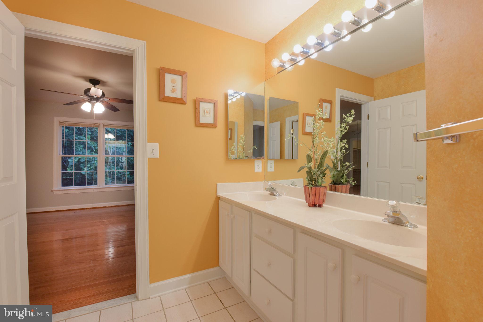 TYSONS EXECUTIVE VILLAGE - Residential