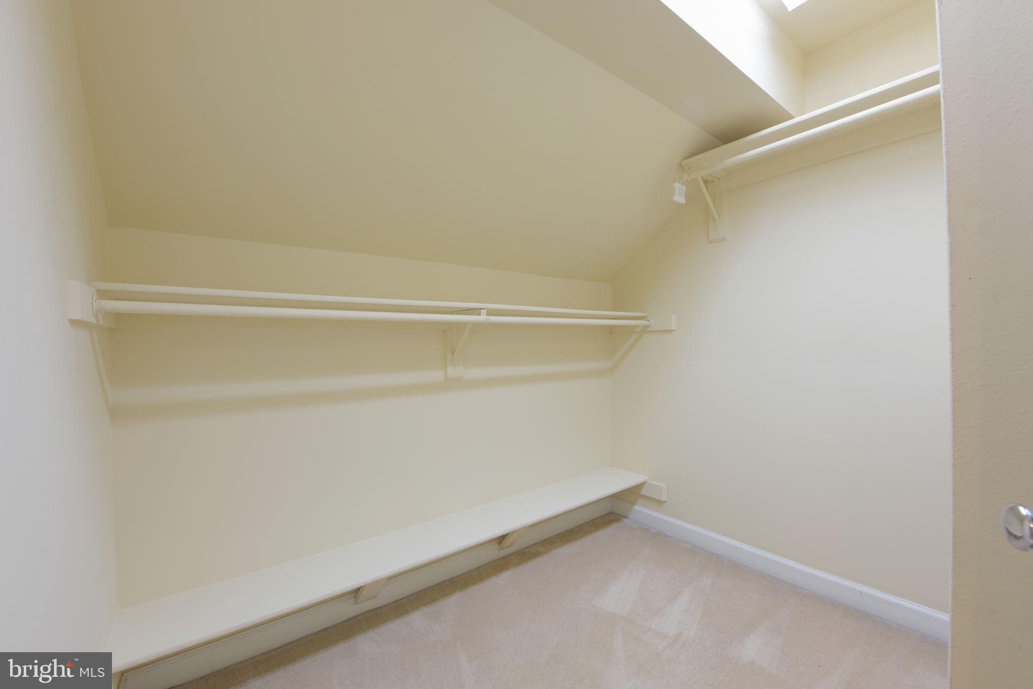 TYSONS EXECUTIVE VILLAGE - Residential