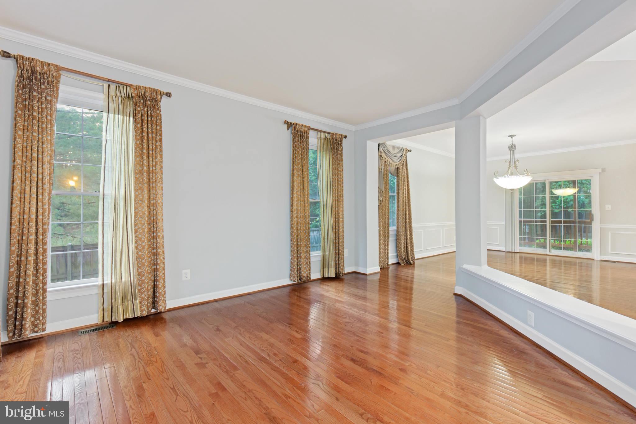 TYSONS EXECUTIVE VILLAGE - Residential