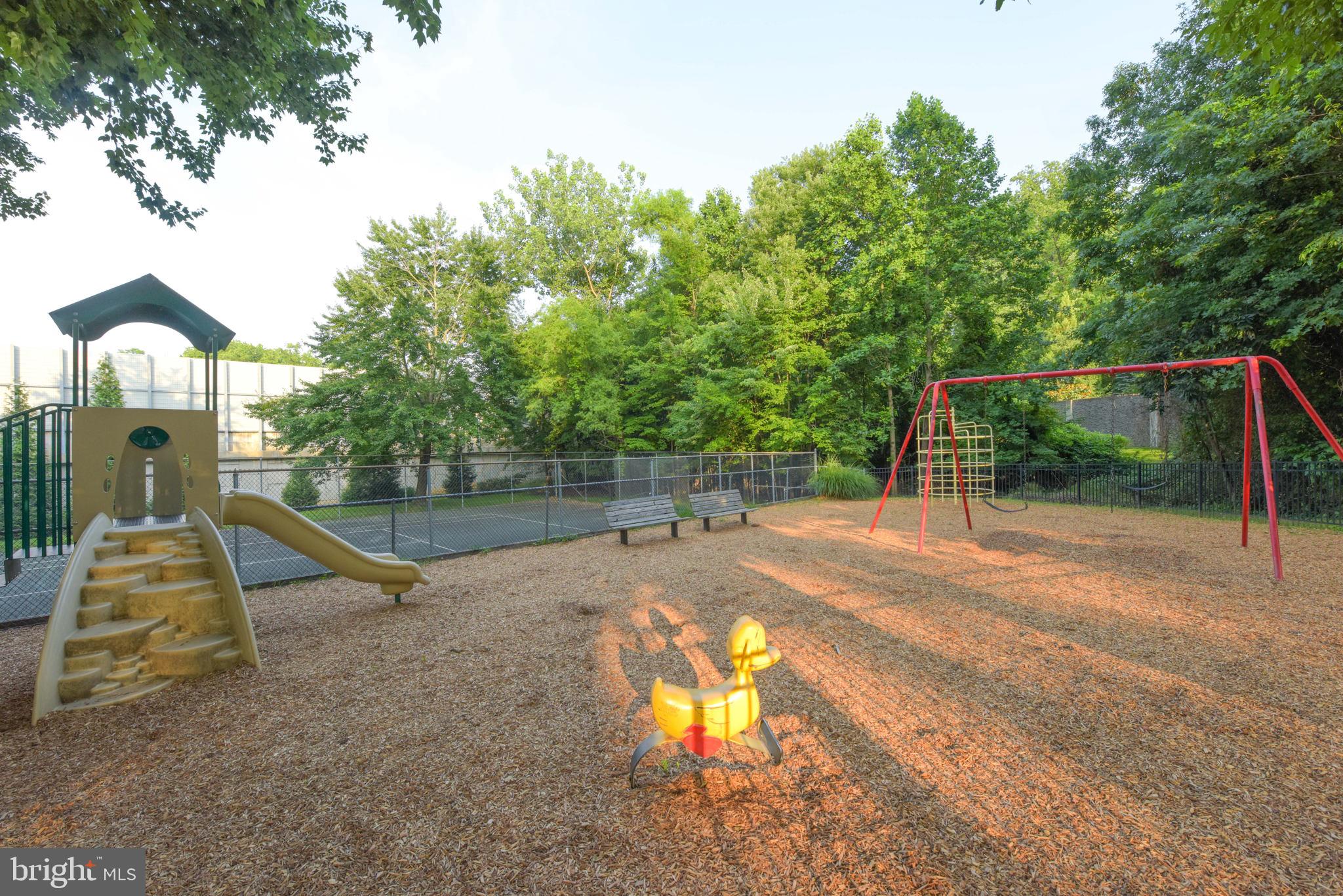 TYSONS EXECUTIVE VILLAGE - Residential