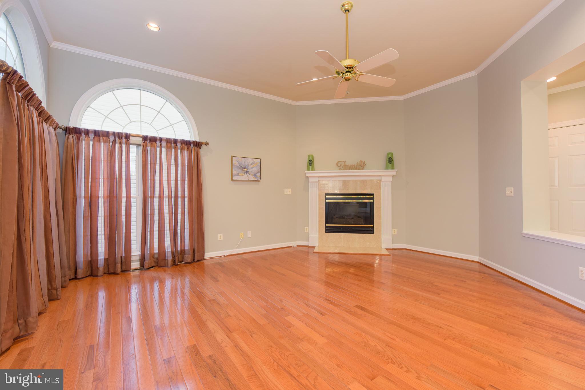 TYSONS EXECUTIVE VILLAGE - Residential