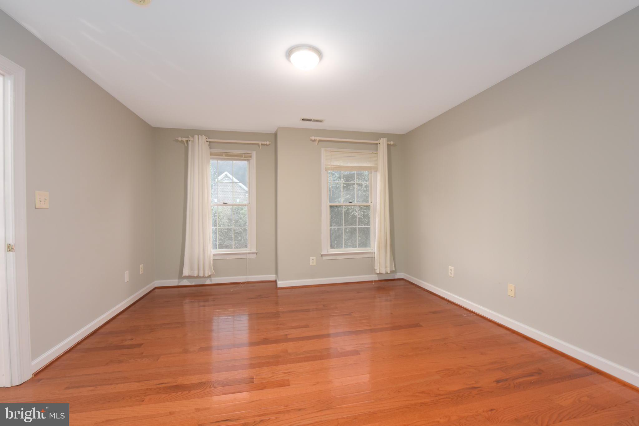 TYSONS EXECUTIVE VILLAGE - Residential