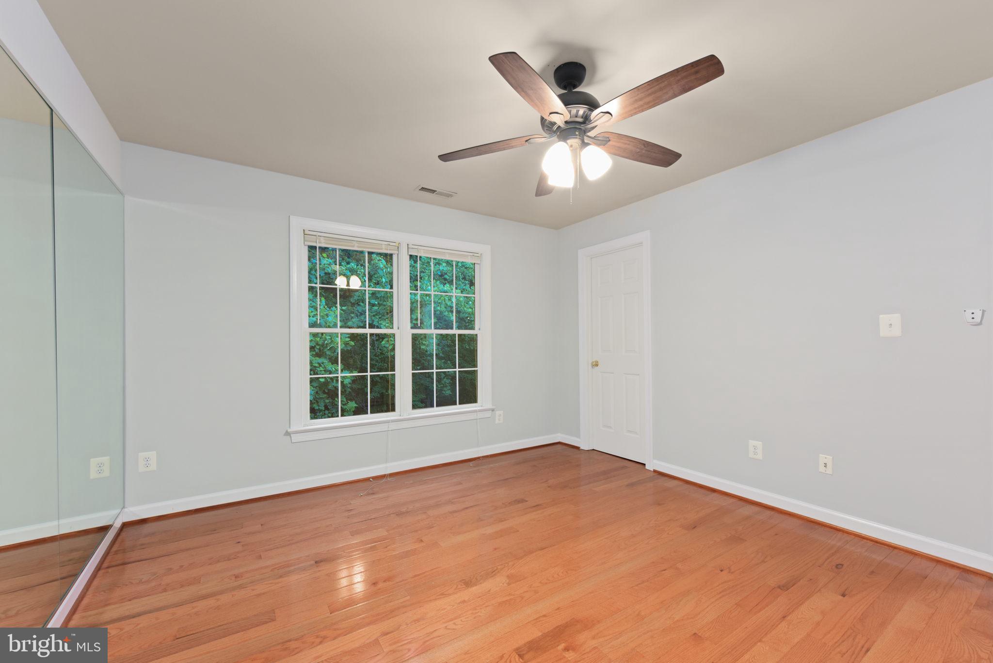 TYSONS EXECUTIVE VILLAGE - Residential