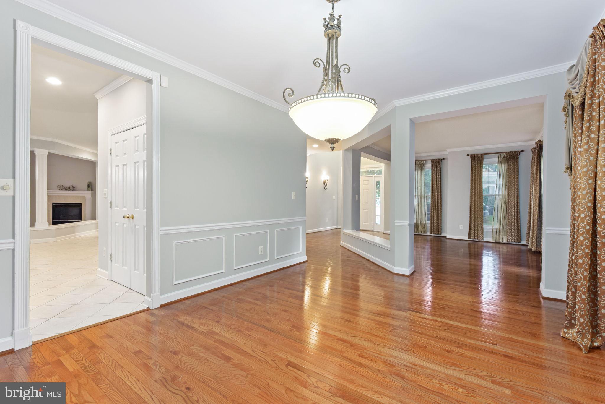 TYSONS EXECUTIVE VILLAGE - Residential