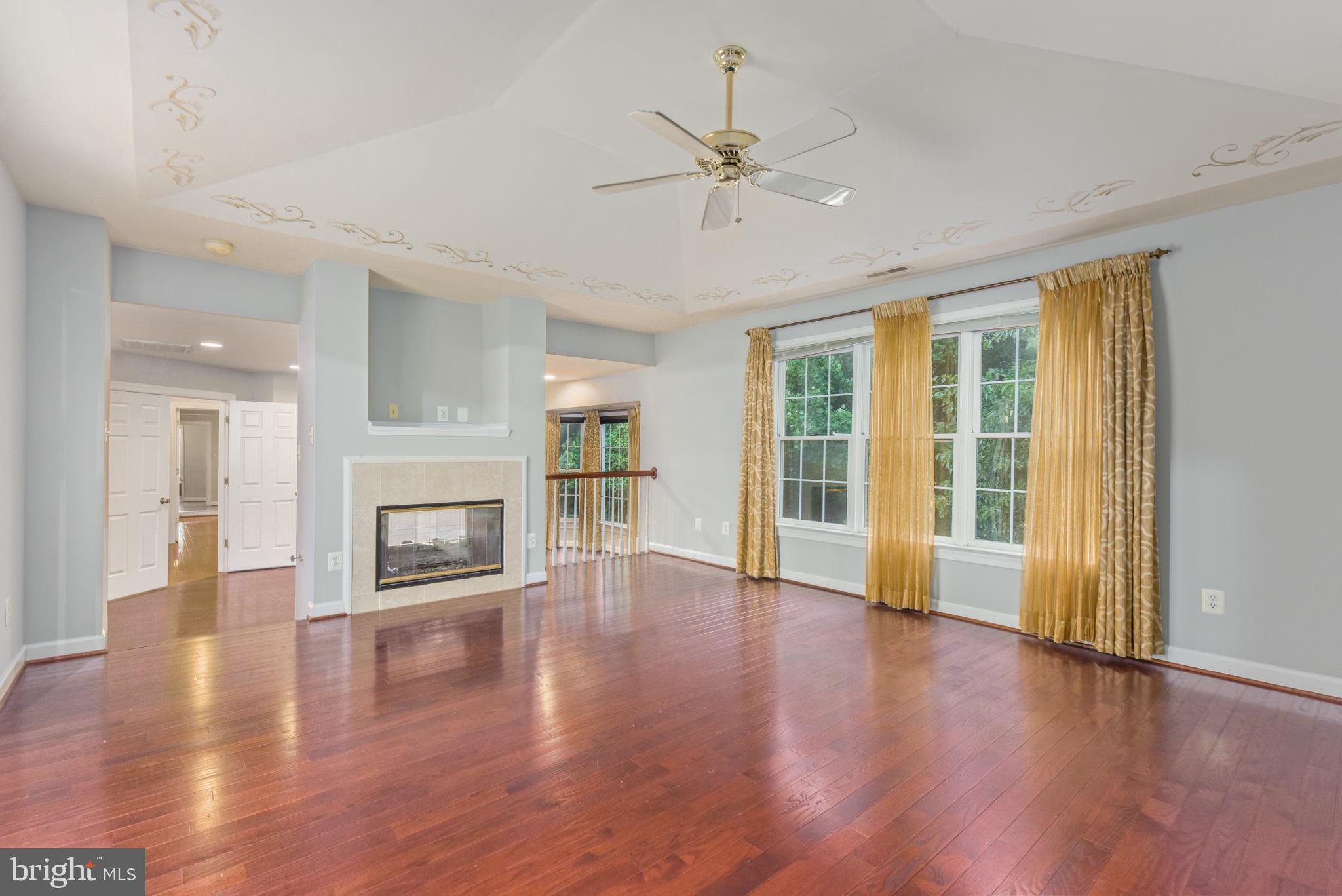 TYSONS EXECUTIVE VILLAGE - Residential