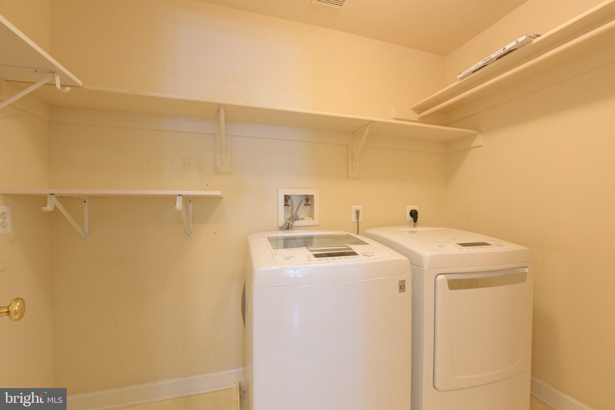 TYSONS EXECUTIVE VILLAGE - Residential