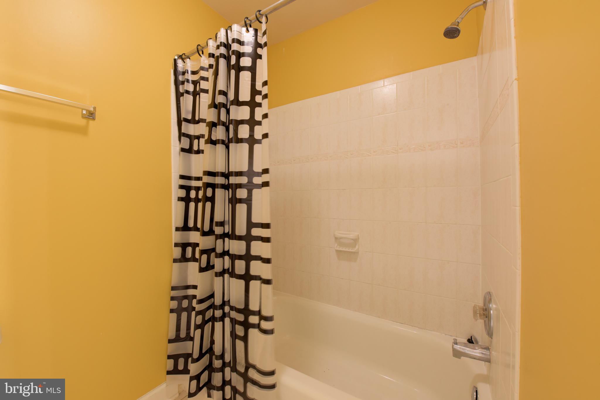 TYSONS EXECUTIVE VILLAGE - Residential