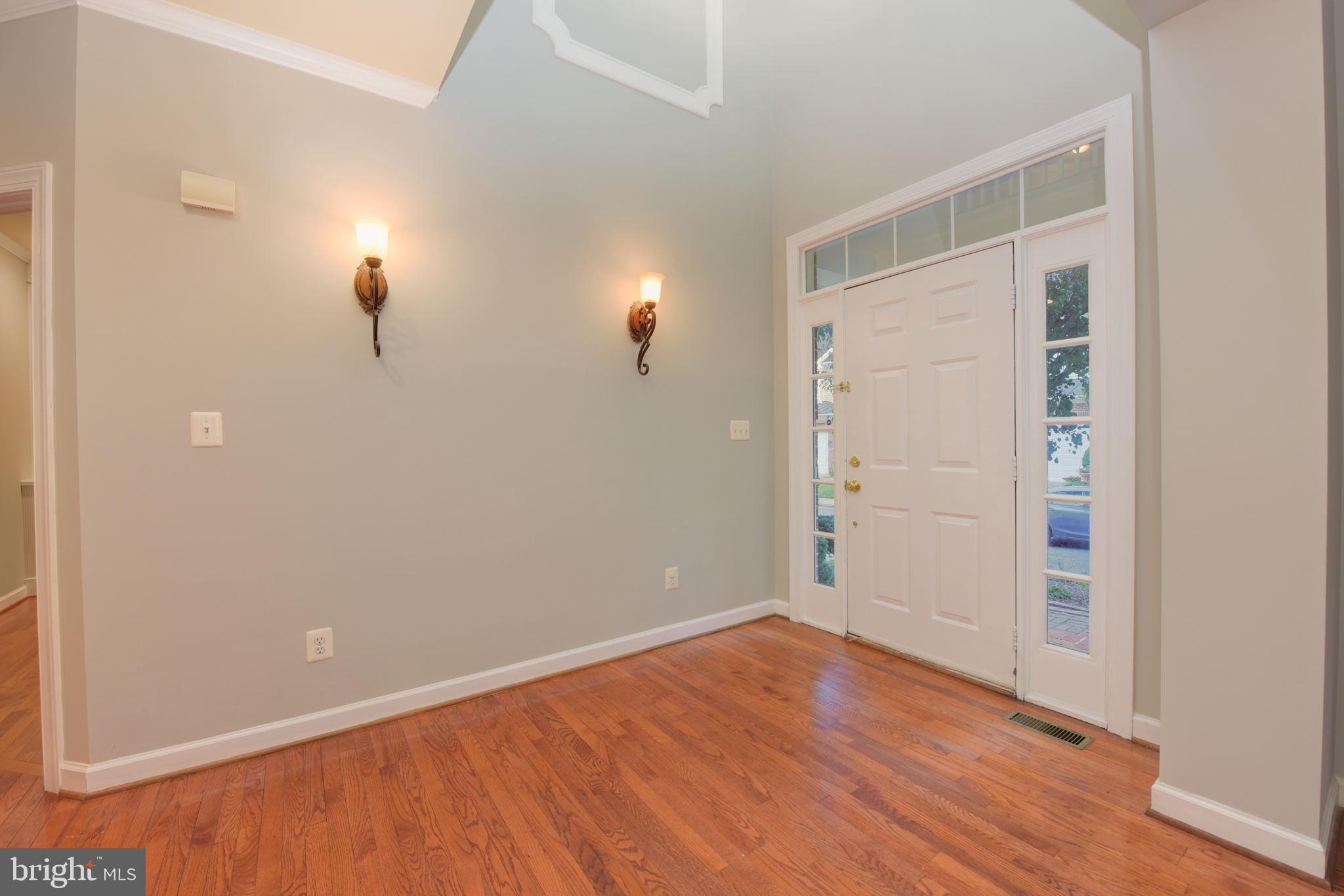 TYSONS EXECUTIVE VILLAGE - Residential