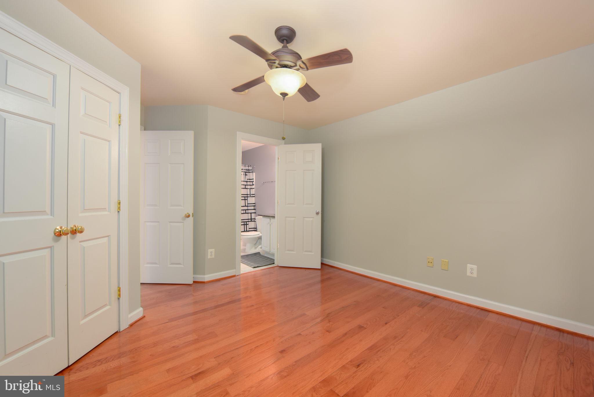 TYSONS EXECUTIVE VILLAGE - Residential