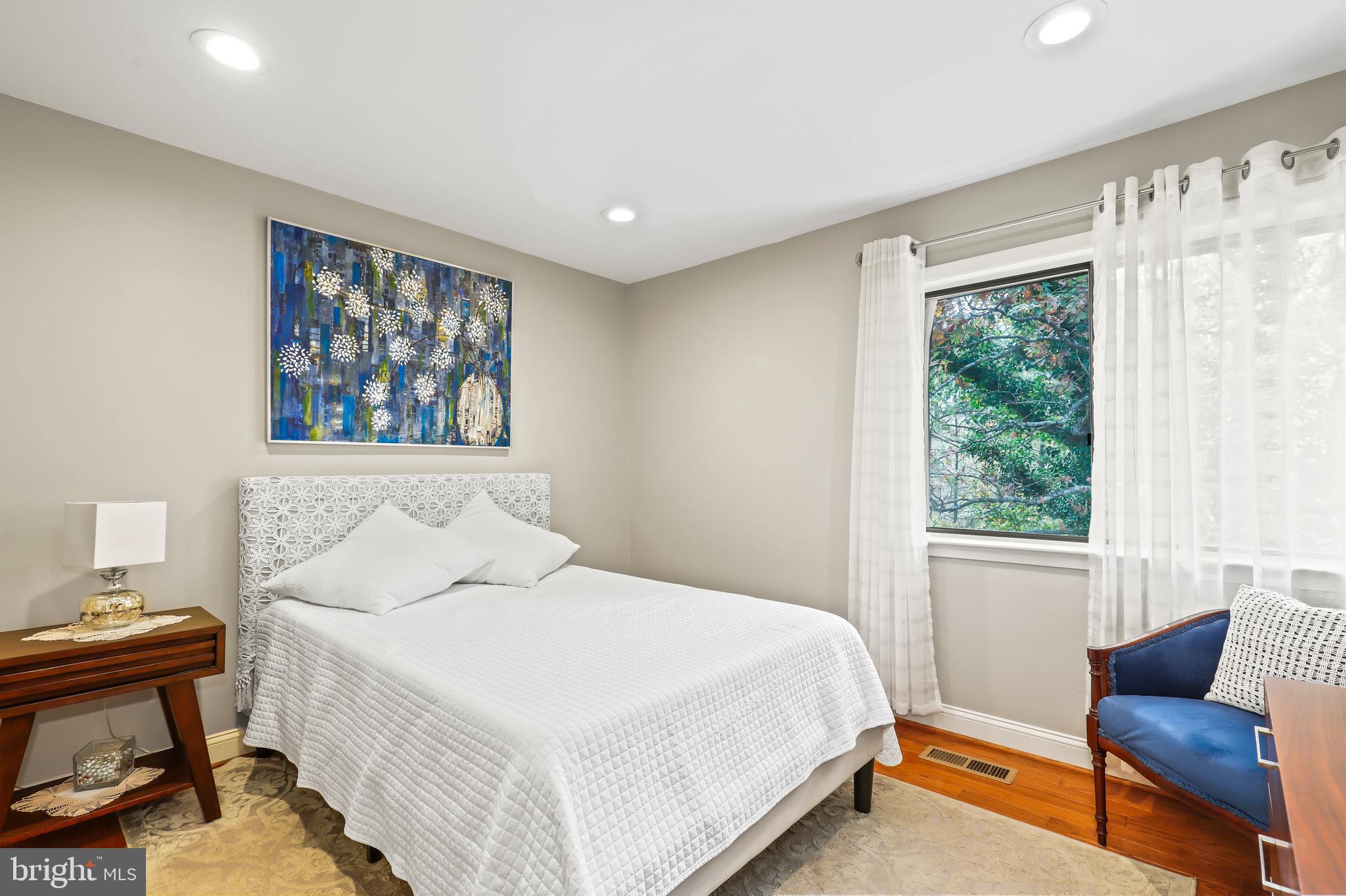 NEWINGTON STATION - Residential