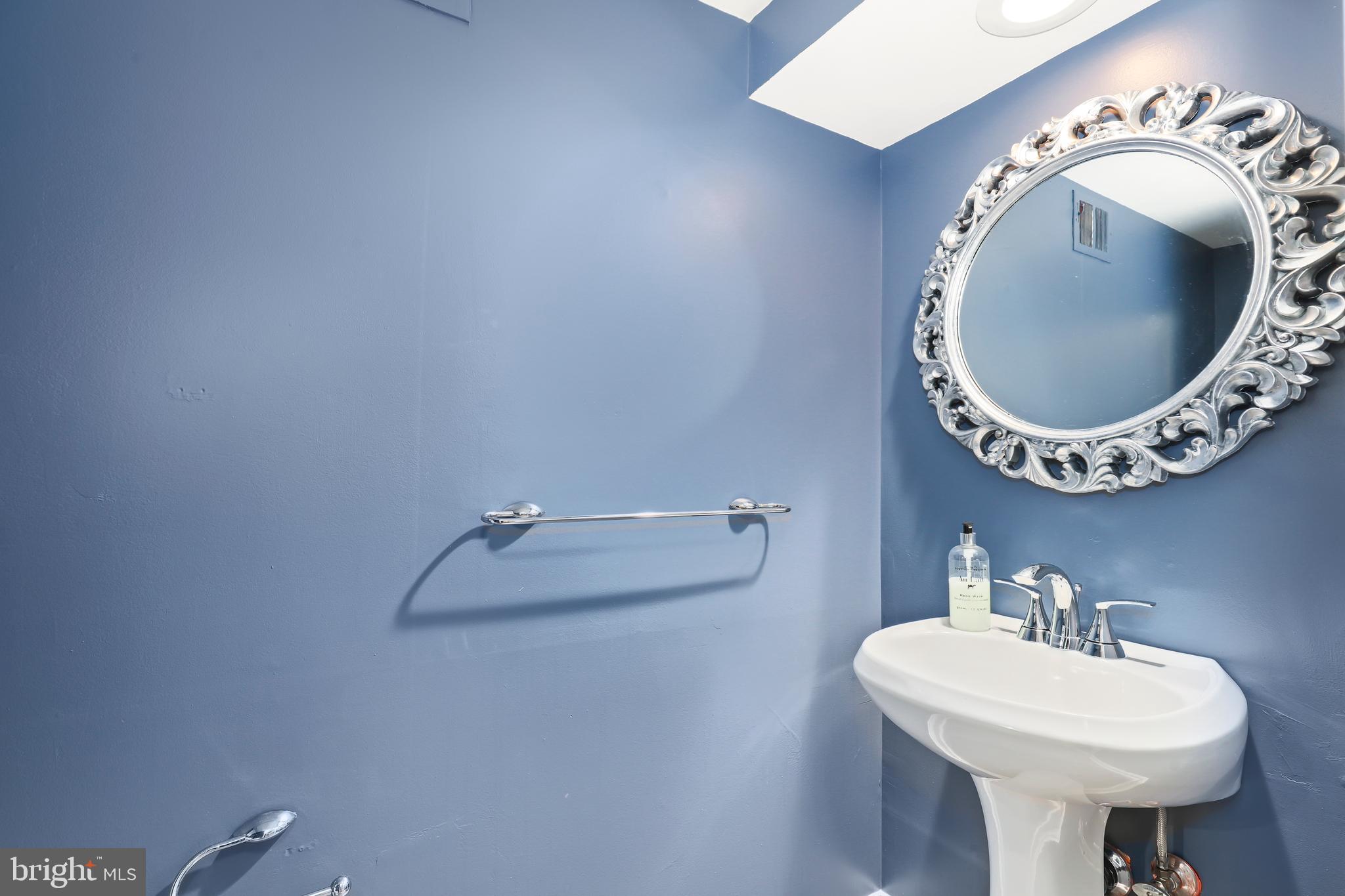 NEWINGTON STATION - Residential