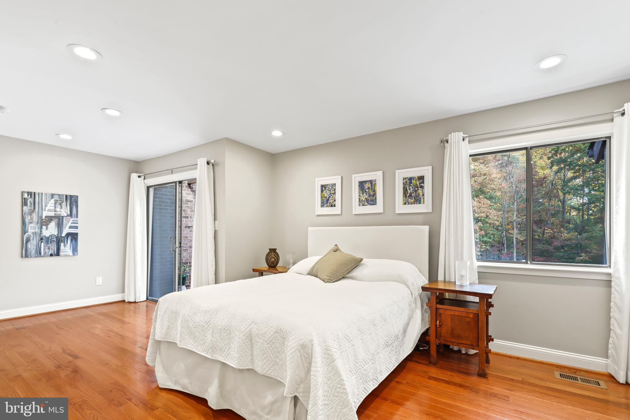 NEWINGTON STATION - Residential