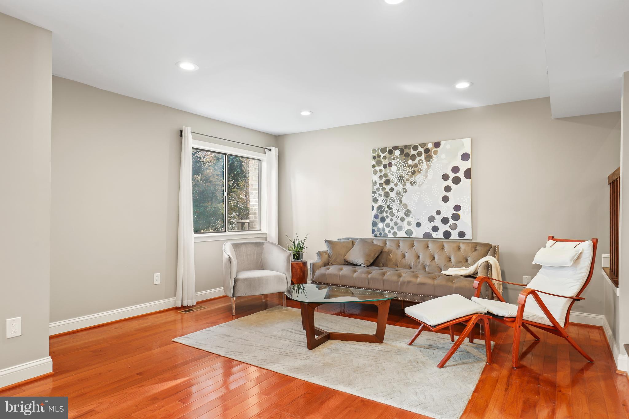 NEWINGTON STATION - Residential