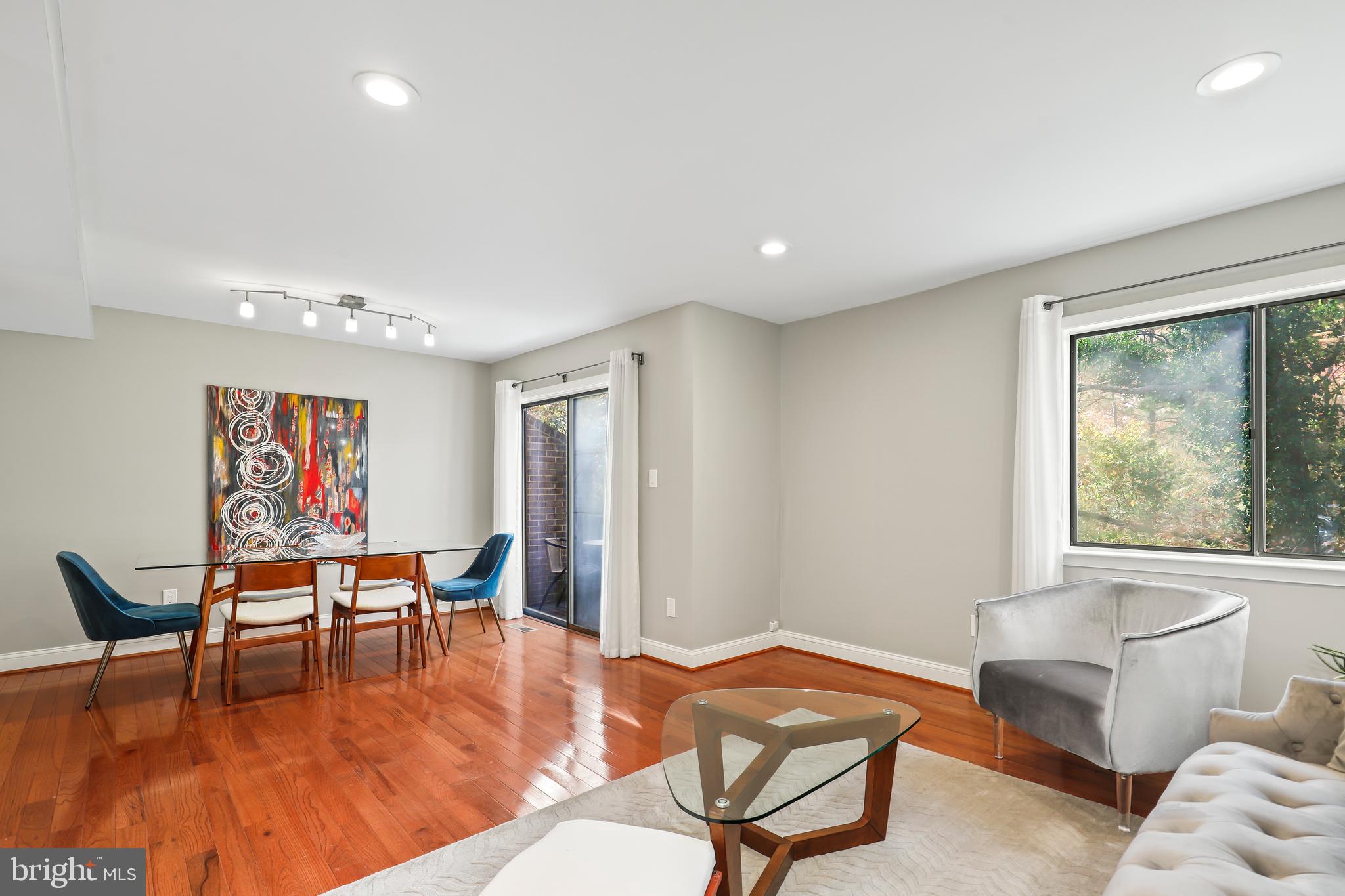 NEWINGTON STATION - Residential