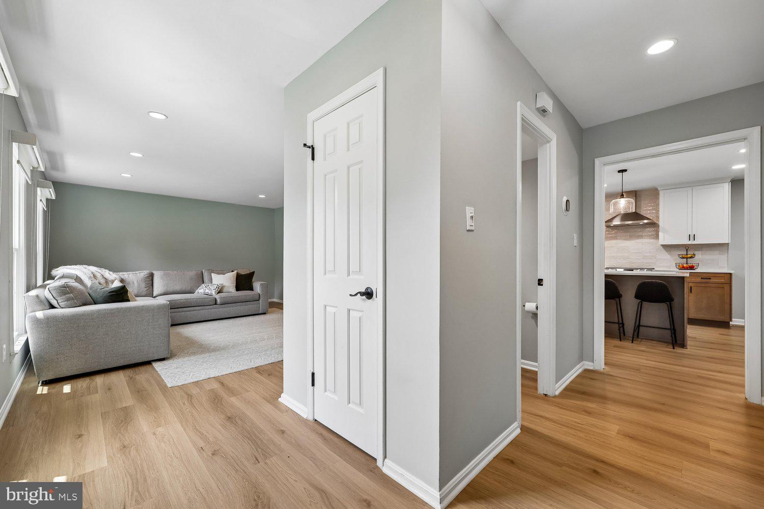10 DAIRYFIELD COURT
