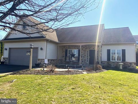 45 THEA COURT WOMELSDORF PA 19567