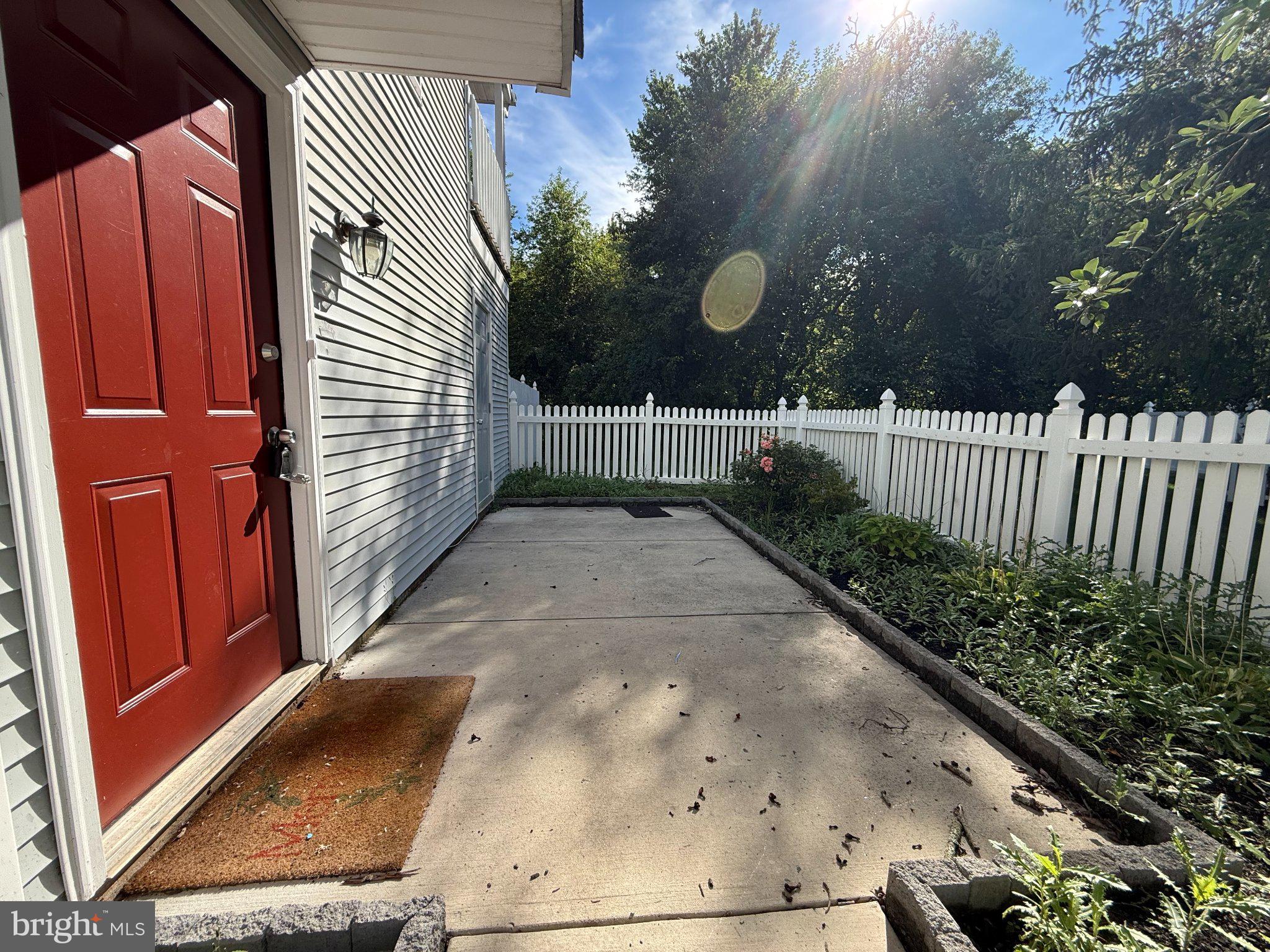 462 CEDAR HOLLOW DRIVE