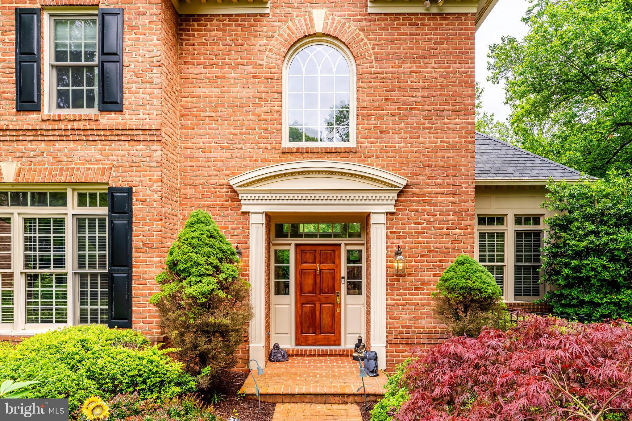 MCLEAN FALLS AT CHINQUAP - Residential