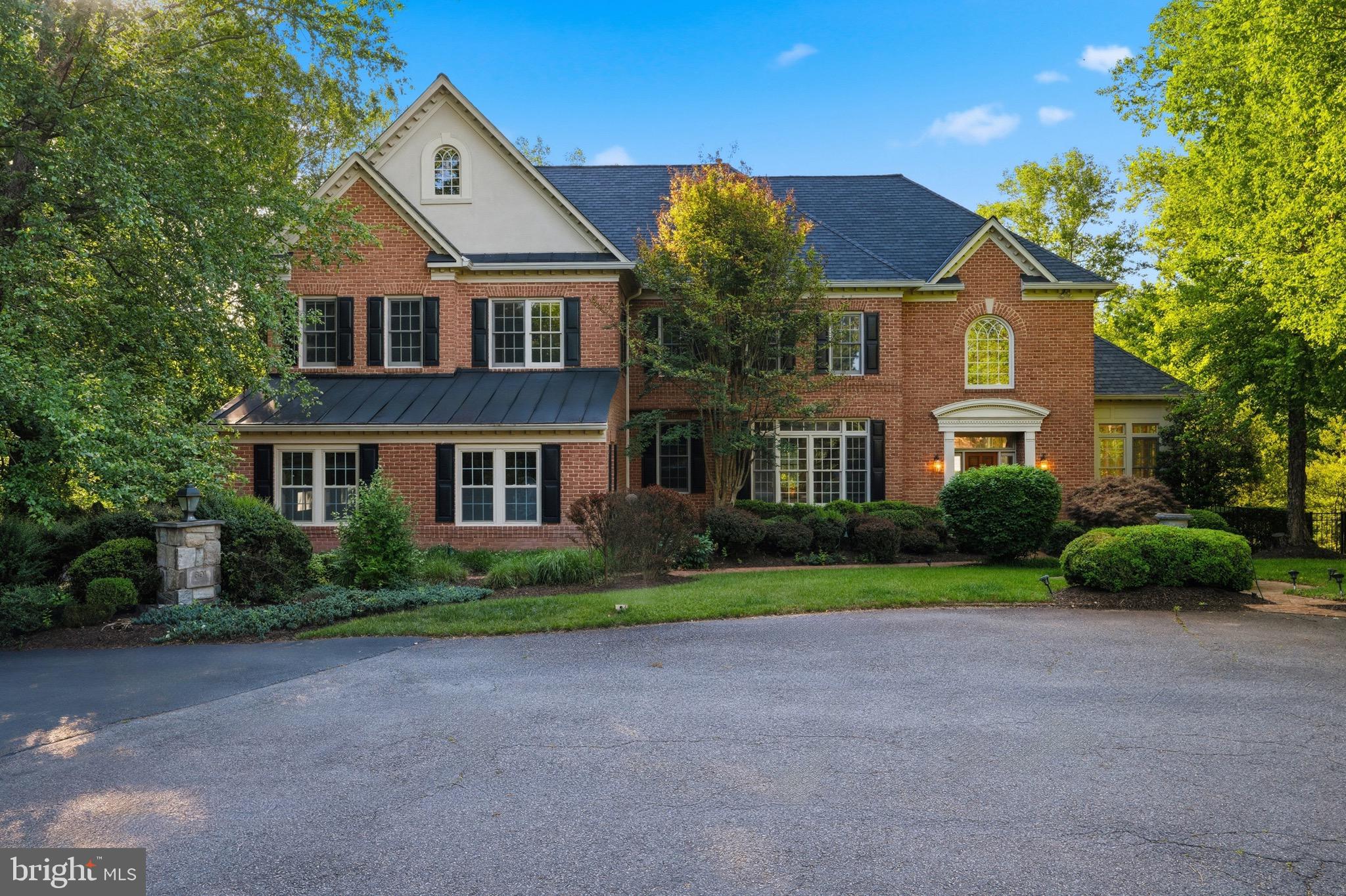MCLEAN FALLS AT CHINQUAP - Residential
