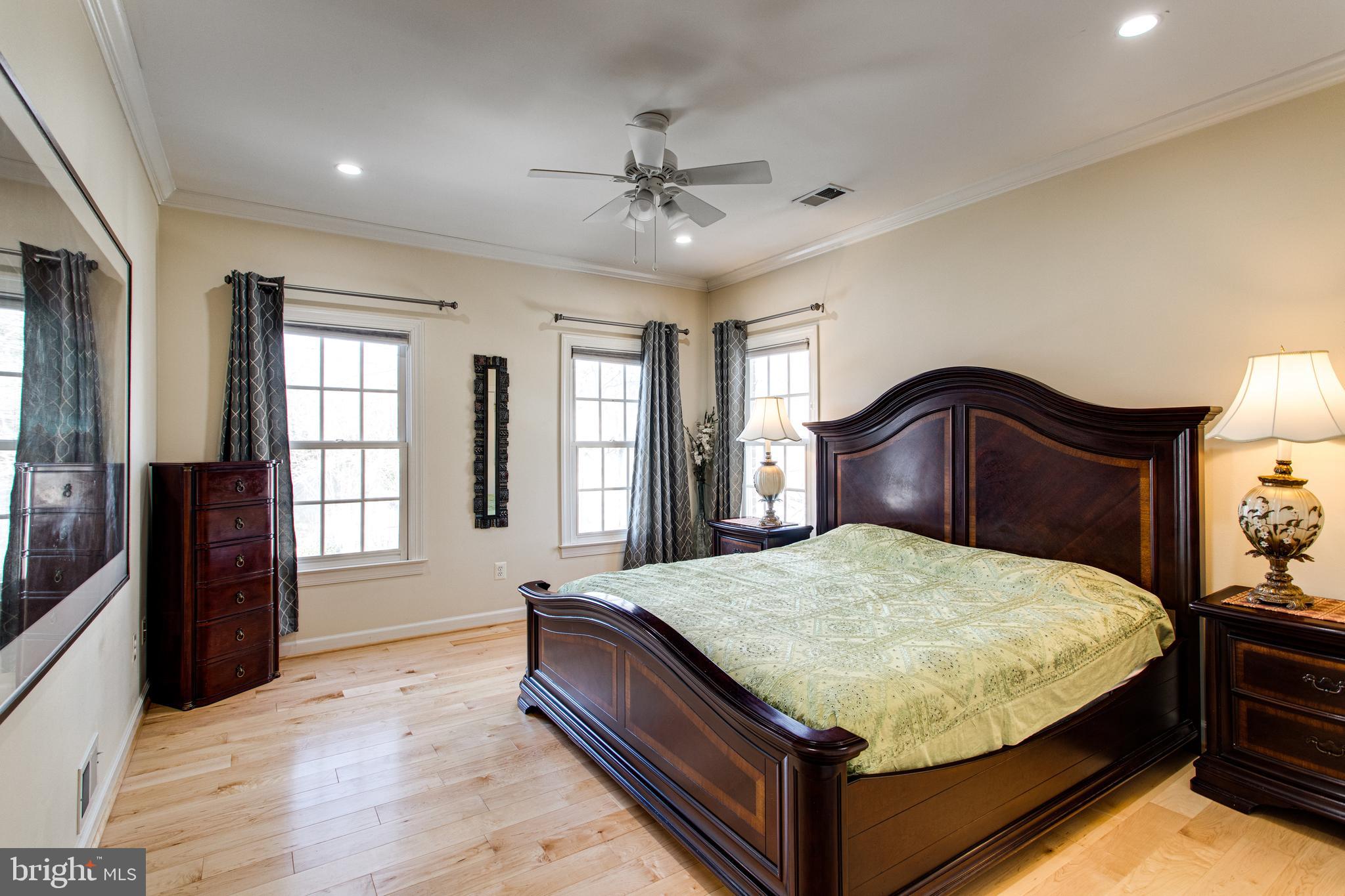 MCLEAN FALLS AT CHINQUAP - Residential