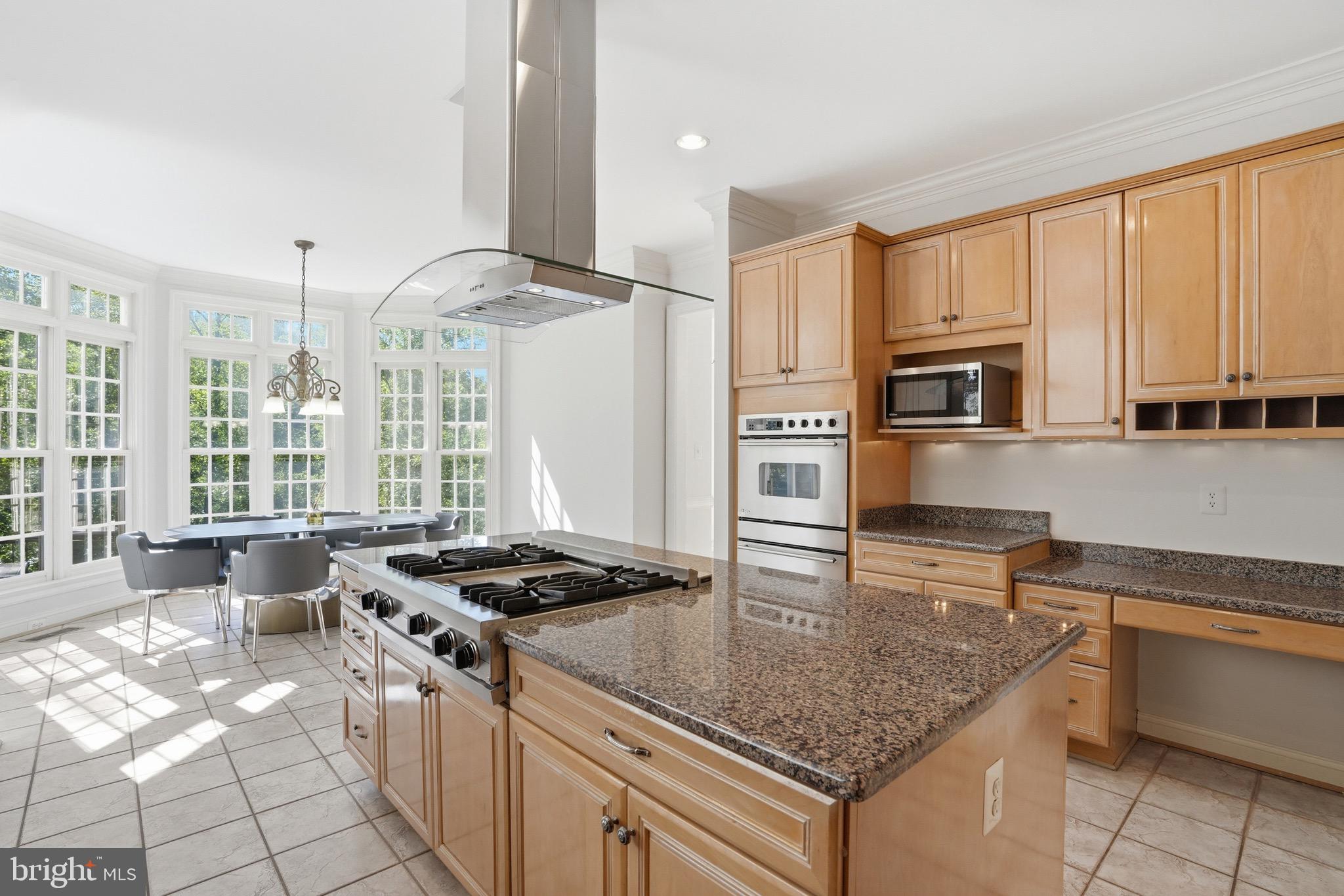 MCLEAN FALLS AT CHINQUAP - Residential