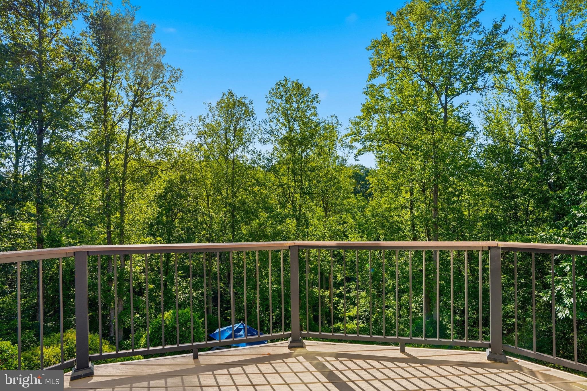 MCLEAN FALLS AT CHINQUAP - Residential