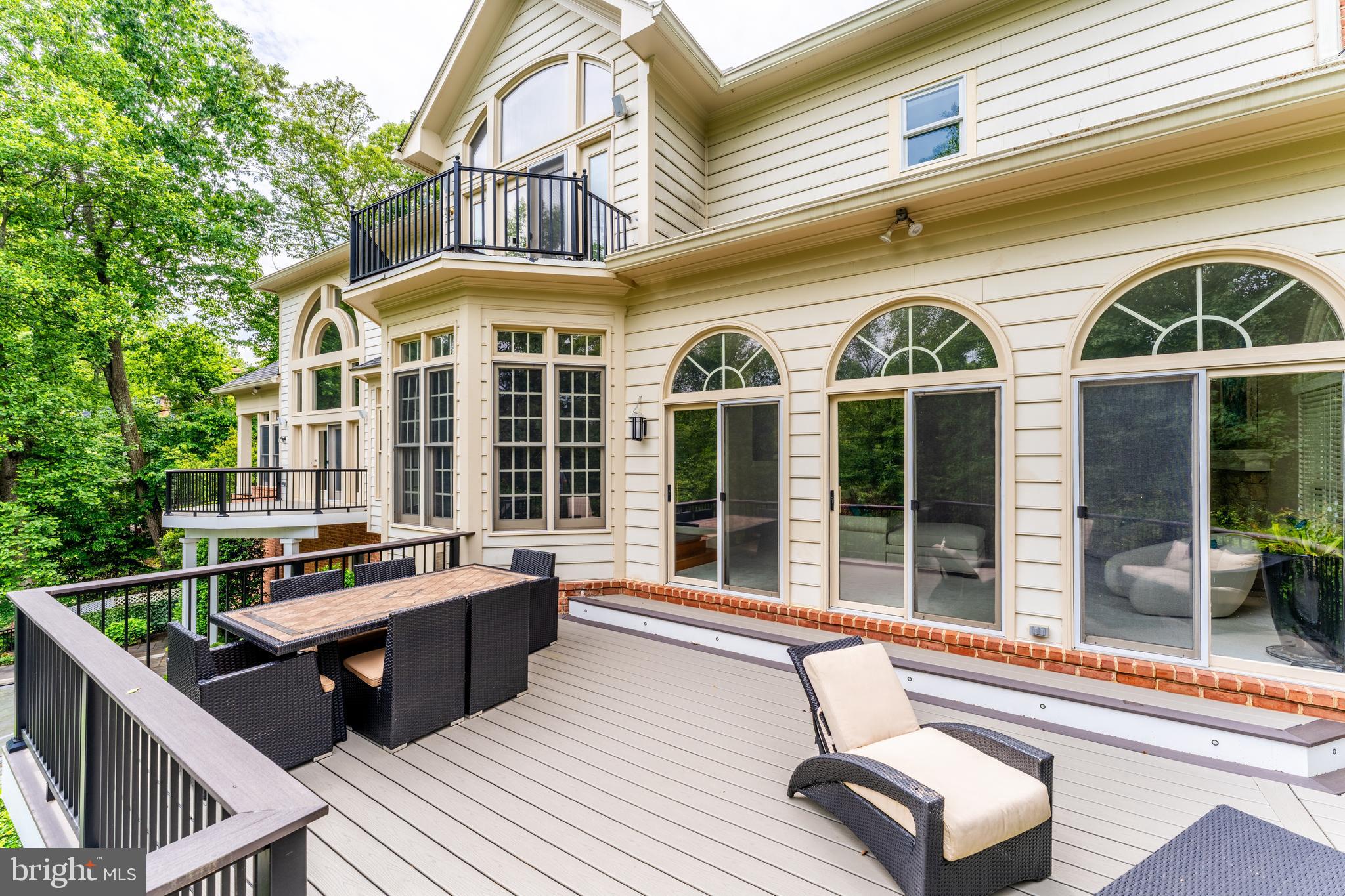 MCLEAN FALLS AT CHINQUAP - Residential