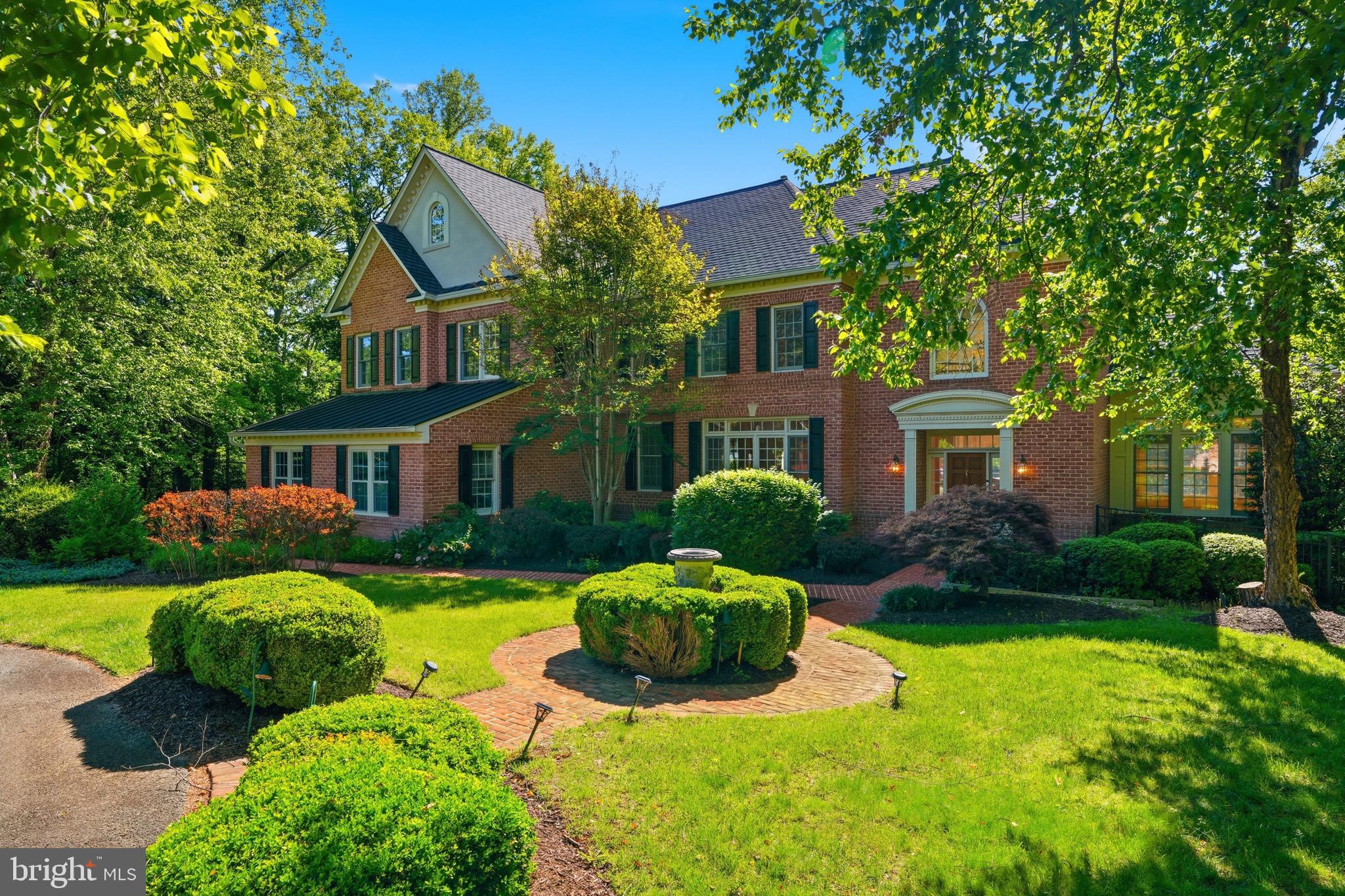 MCLEAN FALLS AT CHINQUAP - Residential