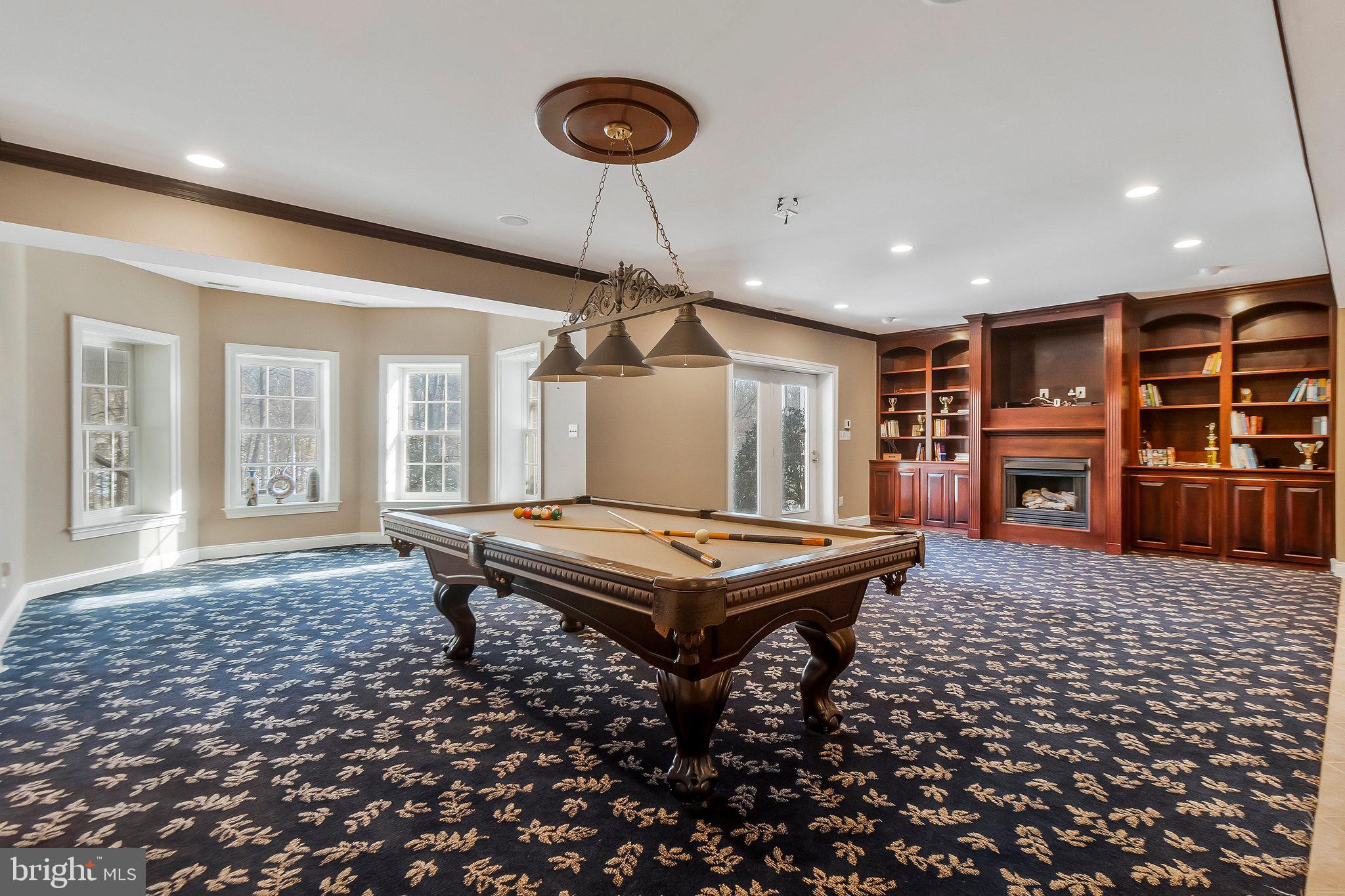 MCLEAN FALLS AT CHINQUAP - Residential