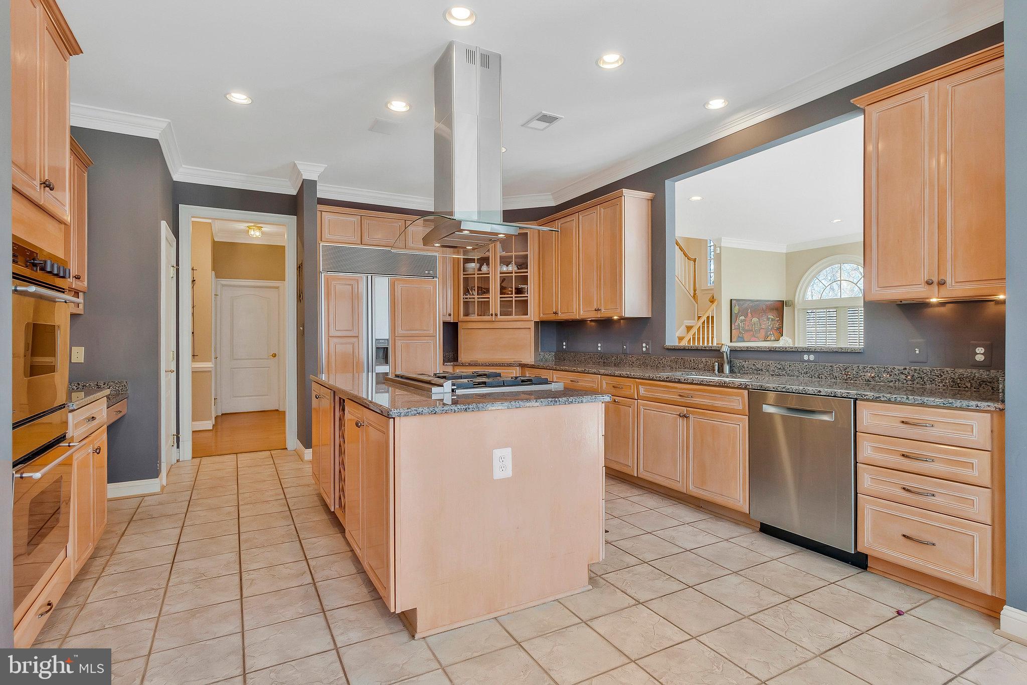 MCLEAN FALLS AT CHINQUAP - Residential