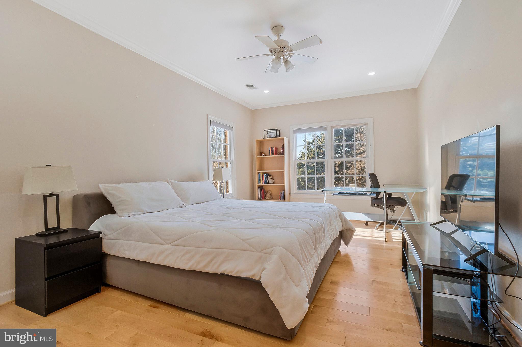 MCLEAN FALLS AT CHINQUAP - Residential