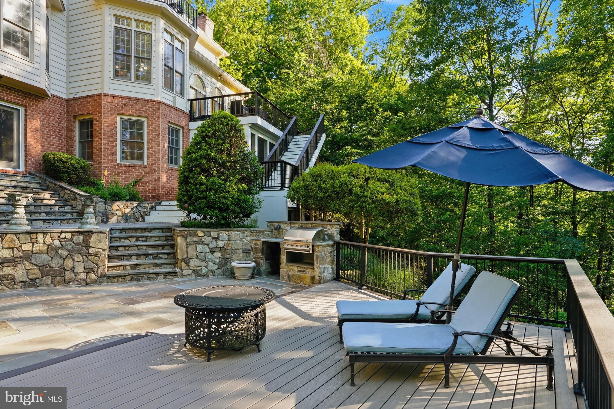 MCLEAN FALLS AT CHINQUAP - Residential