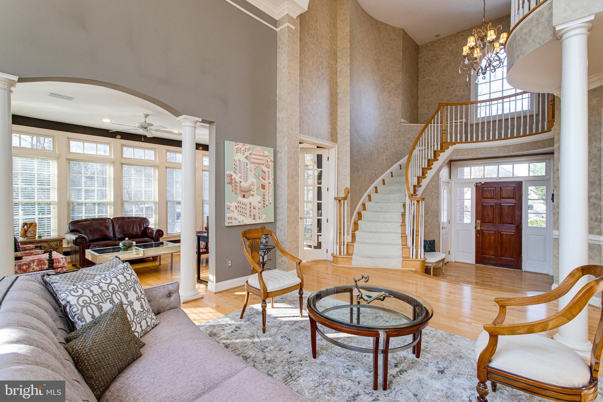 MCLEAN FALLS AT CHINQUAP - Residential