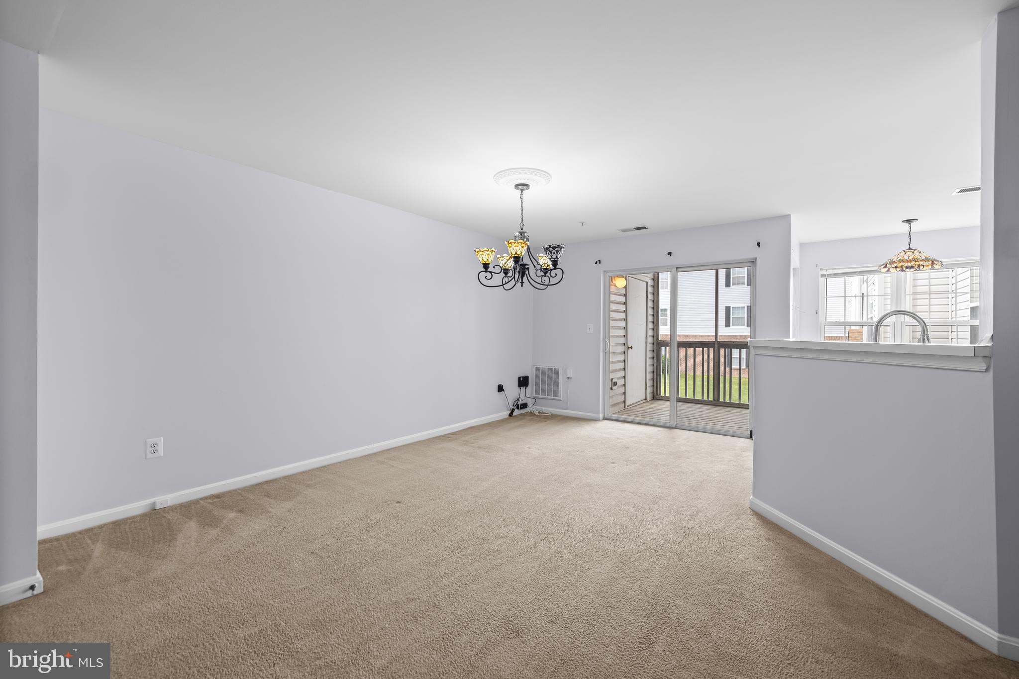 CROMWELL FOUNTAIN - Residential