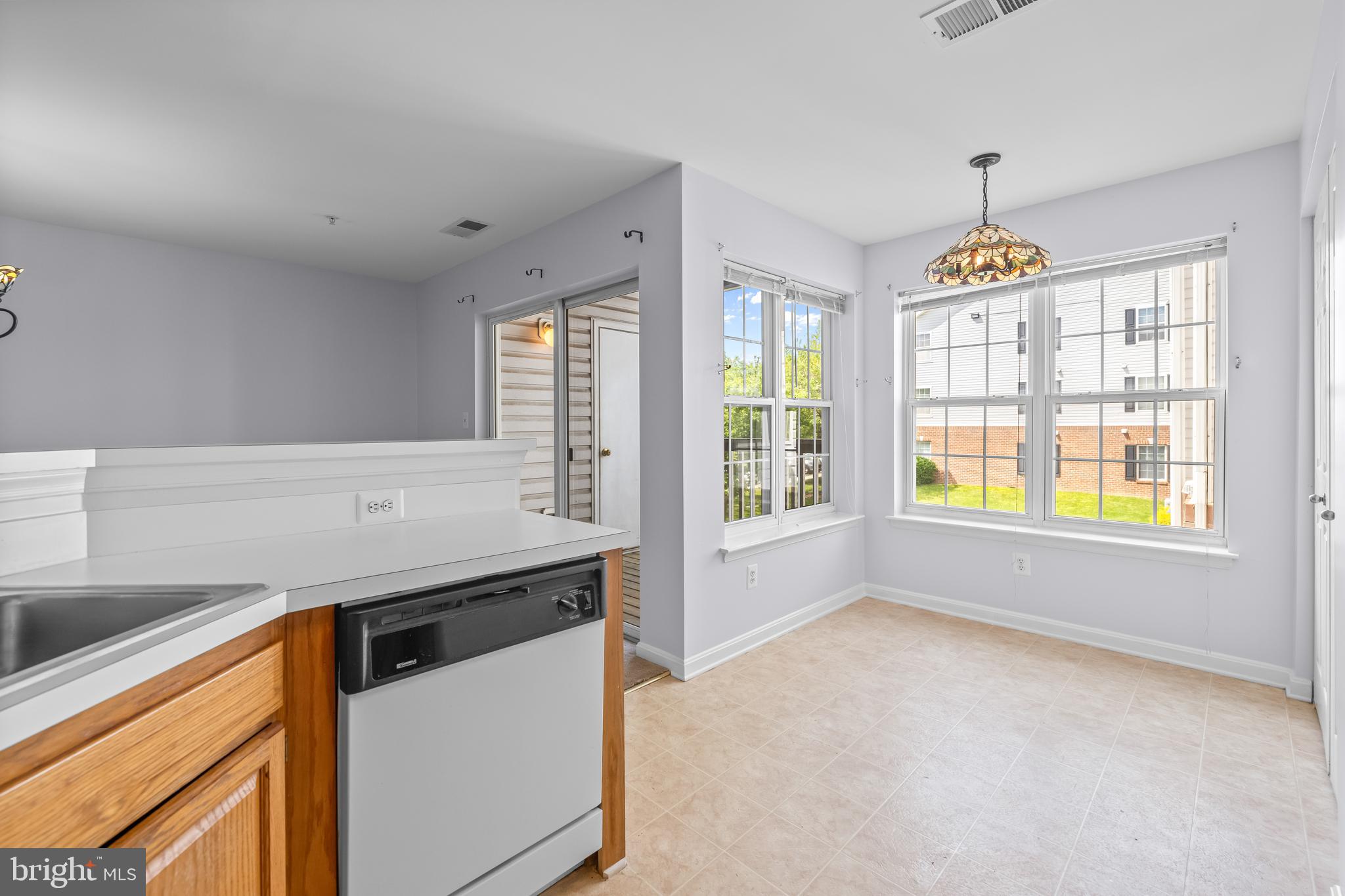 CROMWELL FOUNTAIN - Residential