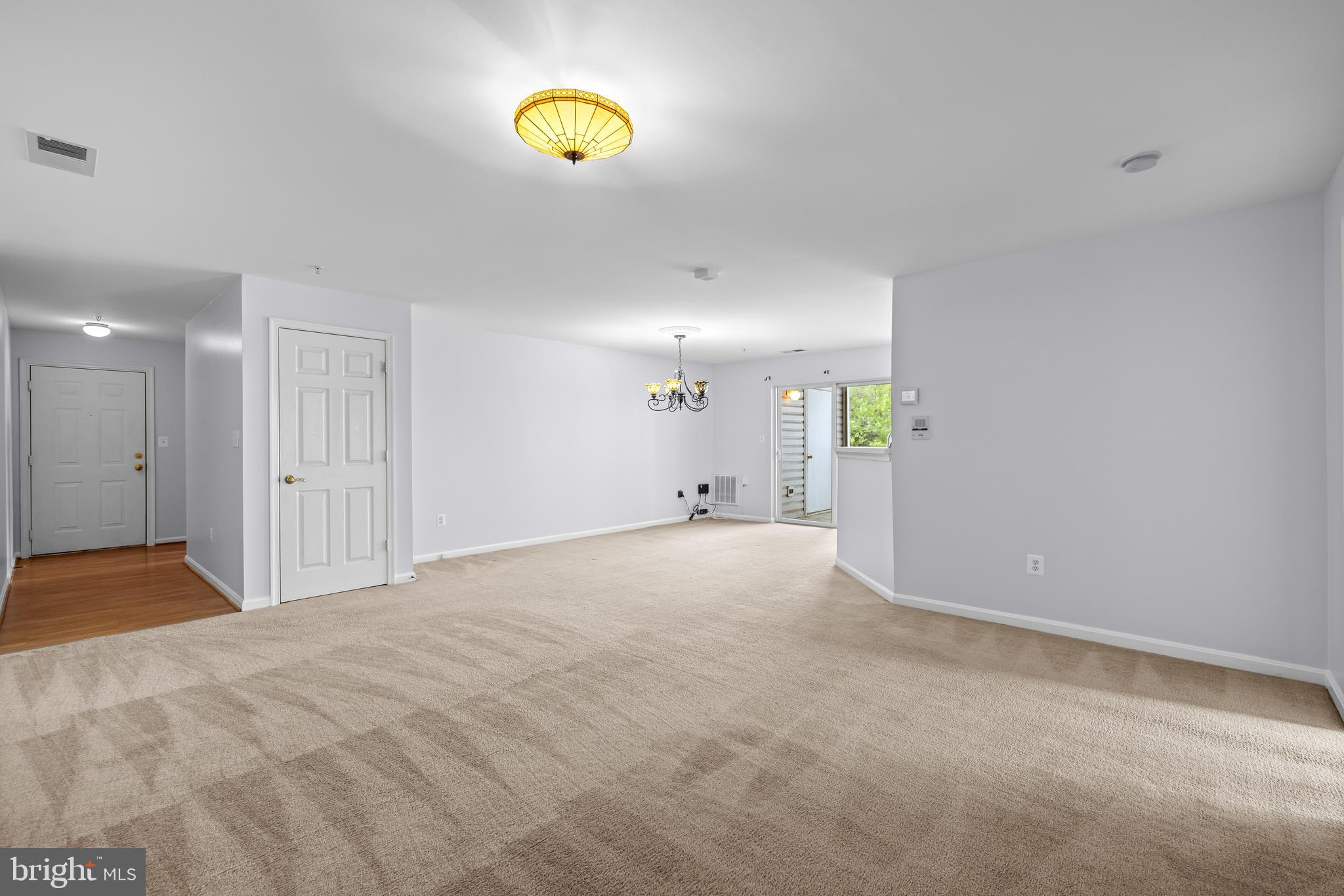 CROMWELL FOUNTAIN - Residential