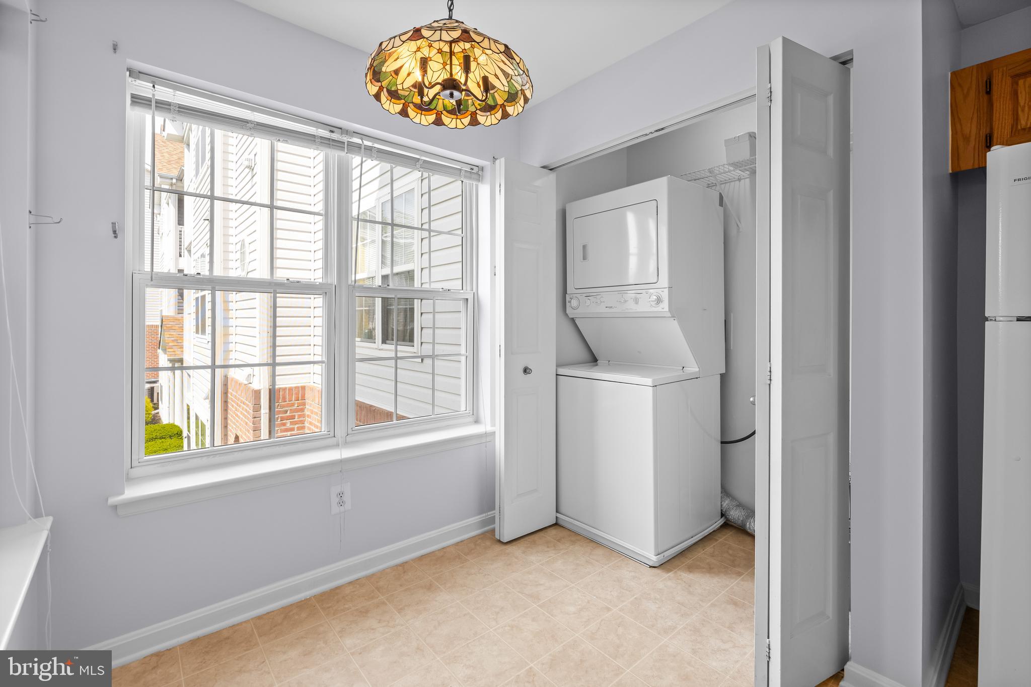 CROMWELL FOUNTAIN - Residential